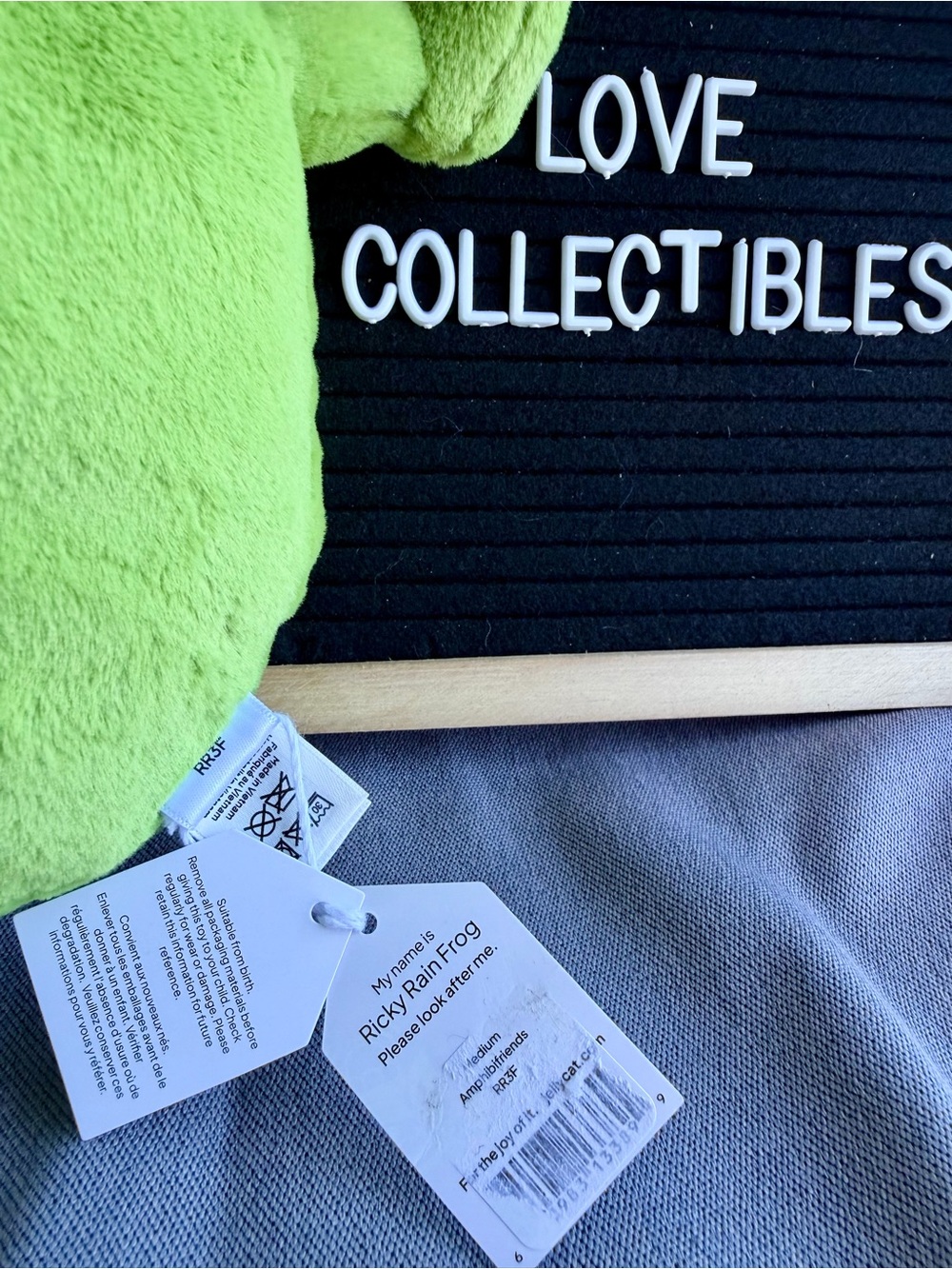 Authentic Jellycat Ricky Rain Frog - Picture 3 of 3